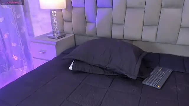 VictoriaMonroee_ live cam on Stripchat