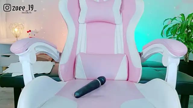 cuteezoe live cam on Stripchat