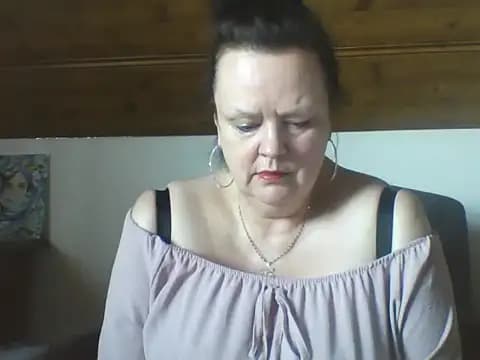 TiffanyMature live cam on Stripchat