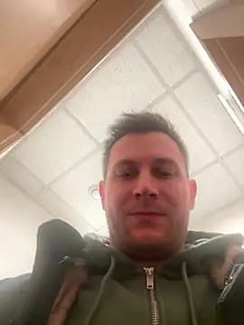 LubasOriginMen live cam