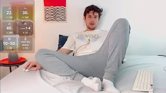 Luc_7 live cam on Stripchat