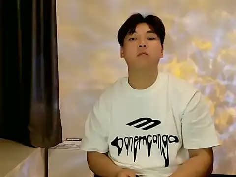 GWpk live cam on Stripchat