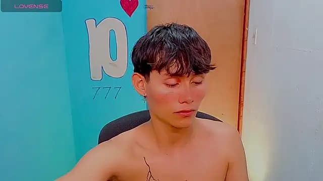 tanjiro_cute live cam on Stripchat