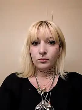 RainbowClouds live cam on Stripchat