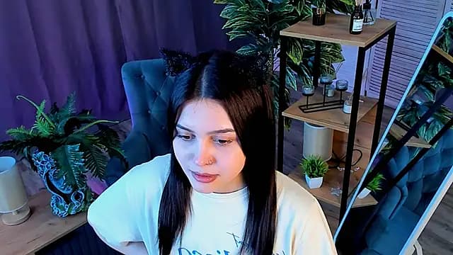 MarianneAuvil live cam on Stripchat