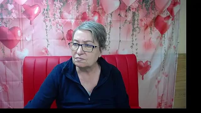 OlgaLuck live cam on Stripchat