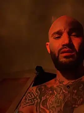 kingNQueen1211 live cam on Stripchat