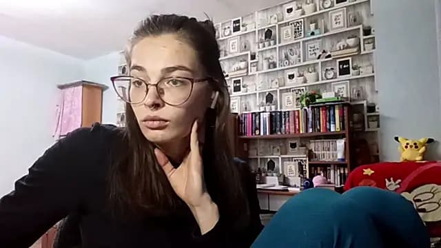 JInaMillsap live cam on Stripchat