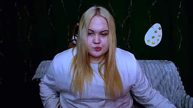 BlondeGlem live cam on Stripchat