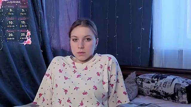 JadwigaTagliavia live cam on Stripchat