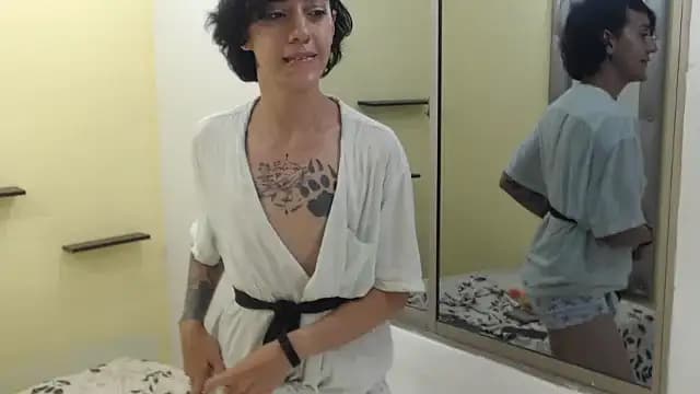 romina_white18 live cam