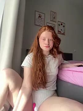 gingerlatte live cam on Stripchat