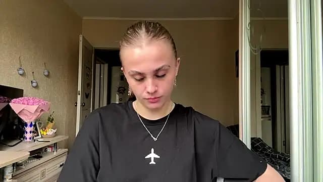 Elle_GrEat live cam on Stripchat