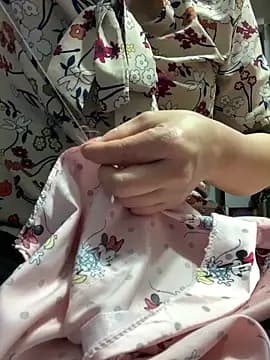 tieuvy6 live cam on Stripchat