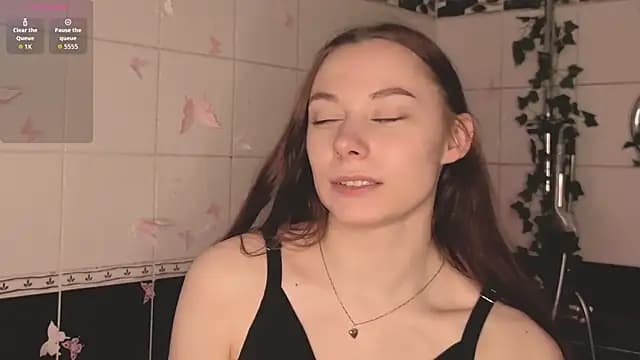 MissyLarde live cam on Stripchat