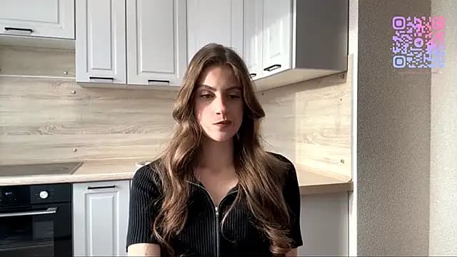 LiseVener live cam on Stripchat