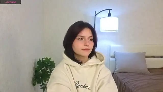 NyraVesperis live cam