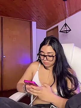 Violetta_pinkk1 live cam