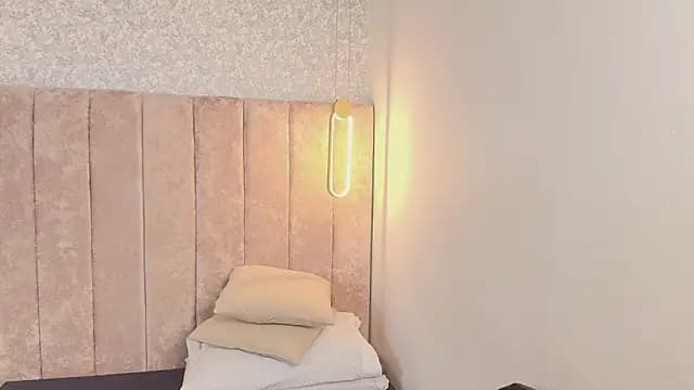 Karoline_606 live cam