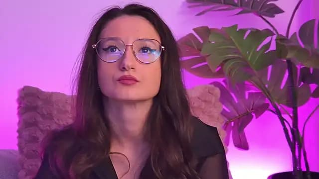 TheaMalekoo live cam