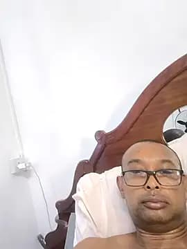 emperator13 live cam on Stripchat