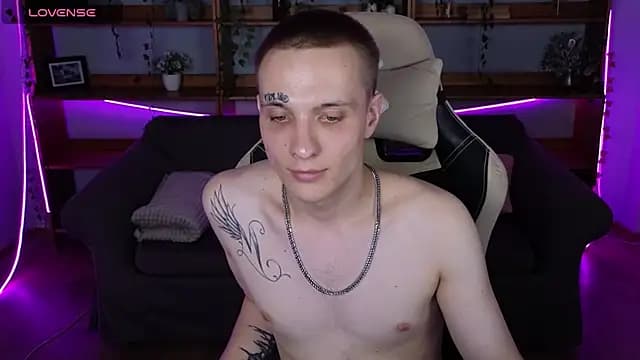 Dreamkai live cam on Stripchat