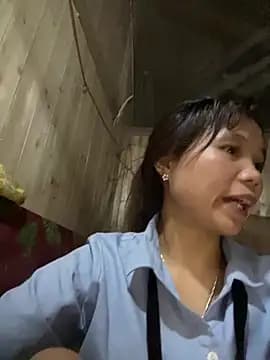 Ngoc-bbi live cam on Stripchat