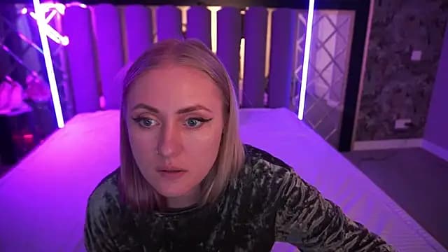 DramaQuenns live cam