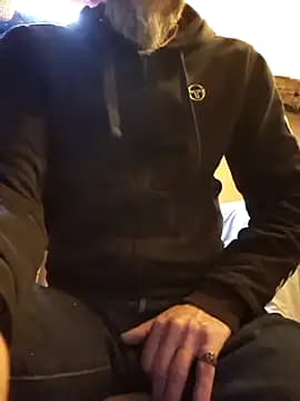 eddouxxx78 live cam on Stripchat