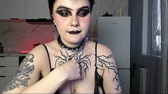 IntrigueYourDay live cam