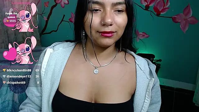 NoelleVireaux live cam