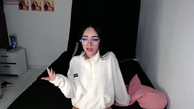 Victoria_Piercee1 live cam