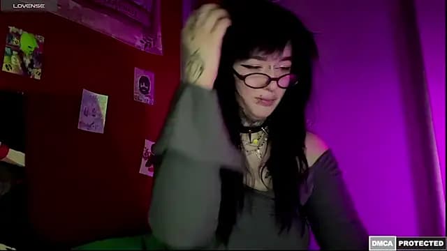 CallmeDistress live cam