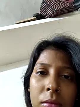 Nilu_XXX live cam on Stripchat