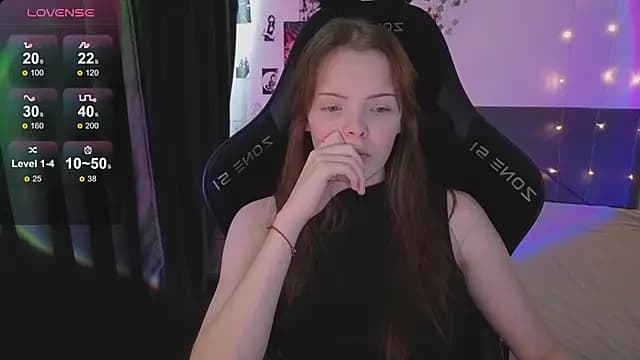 Luna_Navy live cam on Stripchat