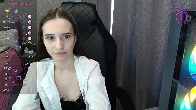 Alice_Weiss live cam on Stripchat