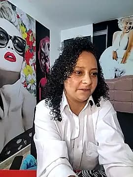 Sofia_Alane live cam on Stripchat