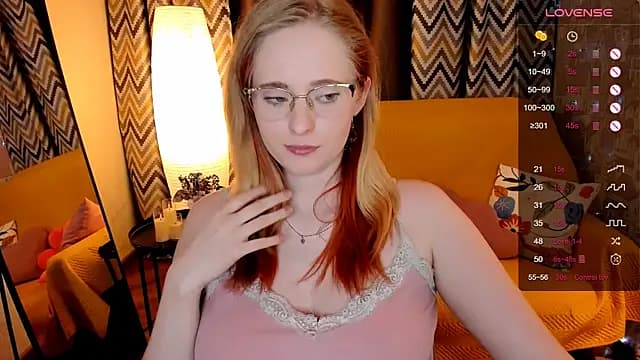 Aemilia_ live cam on Stripchat