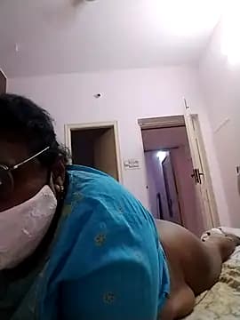 Pushpavathi_78 live cam on Stripchat