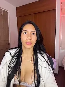 ArianaReynoldss live cam on Stripchat