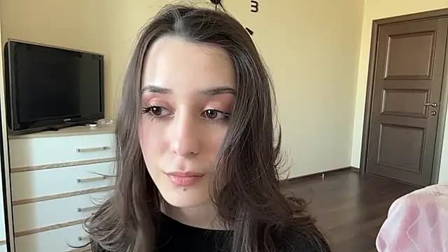 AdeleVelvet live cam on Stripchat