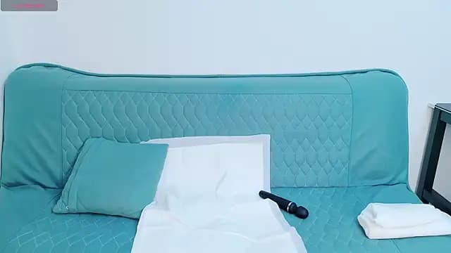 yangyang2026 live cam on Stripchat