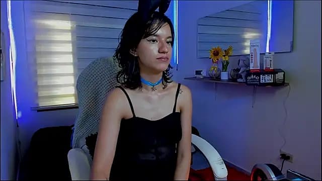 Clawdeen_Hot live cam on Stripchat