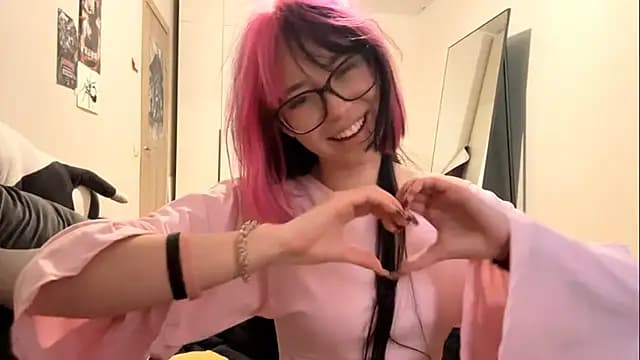 WifeAileen live cam on Stripchat