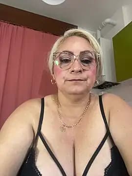 x_elena_x live cam on Stripchat