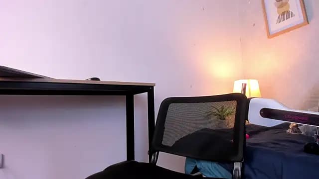 Caroline_dh live cam