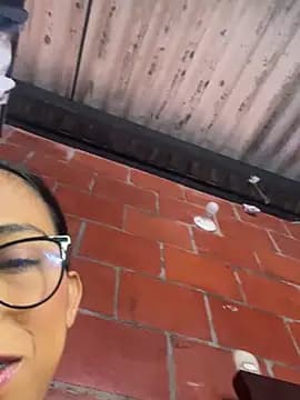 Emma__cumlovee live cam