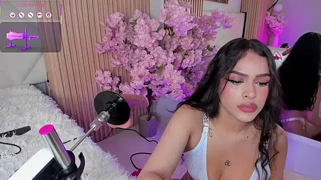 Mila_Hank_ live cam