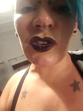 PinkTheHawk live cam