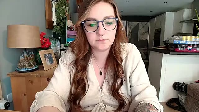 short_sweetpea live cam